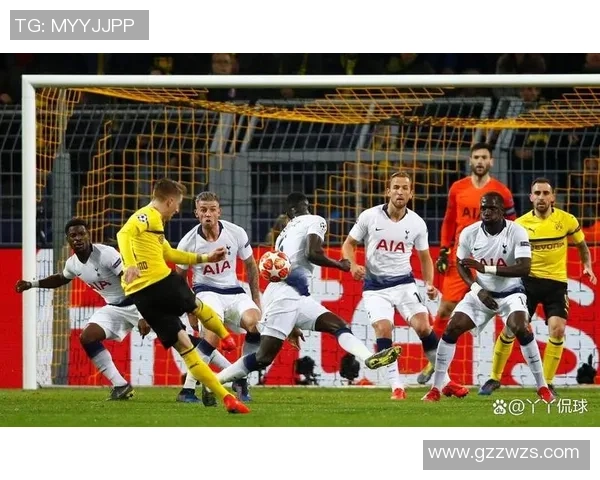 意甲激战:多特蒙德补时绝杀热刺全场沸腾瞬间回顾 意甲激战:多特蒙德补时绝杀热刺全场沸腾瞬间回顾