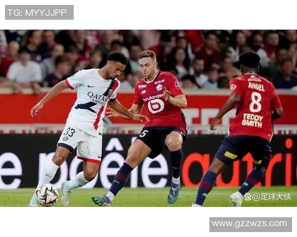 西甲激战尤文图斯与巴黎圣日耳曼平局红牌事件引发全场热议